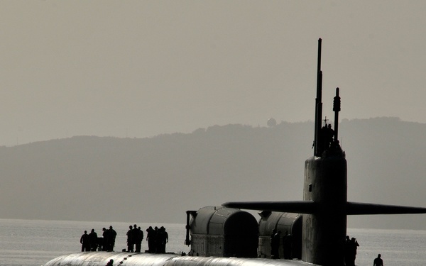 USS Florida visits Greece