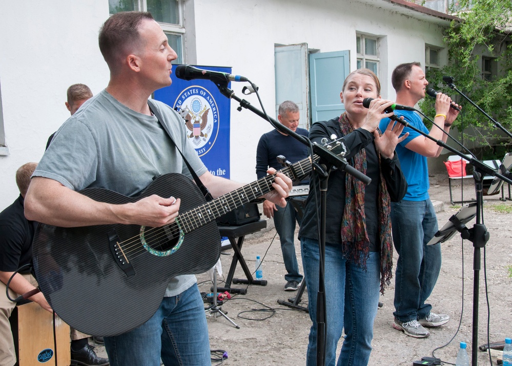 AFCENT band shares American music in Kyrgyzstan