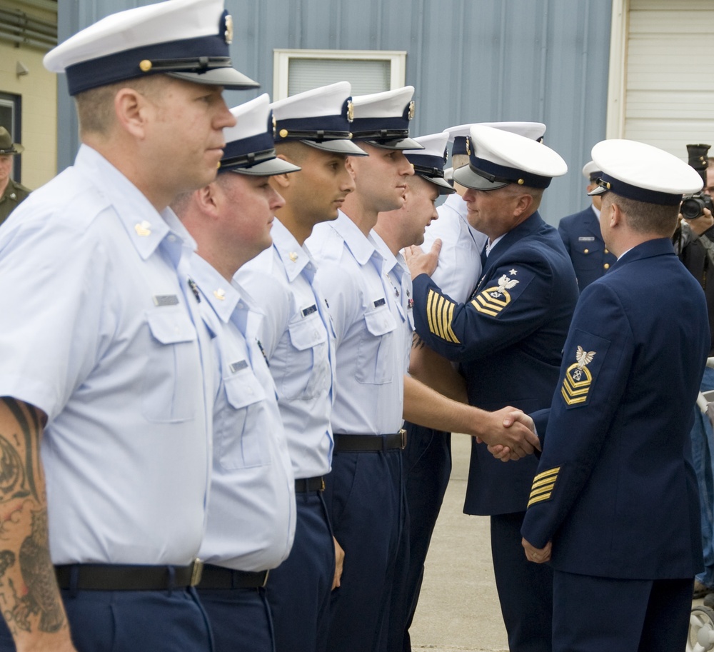 USCGC Wire holds change of command ceremony