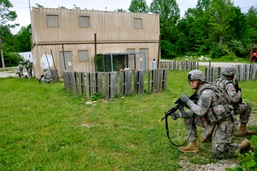 Joint, realistic training reinforces total Army concept