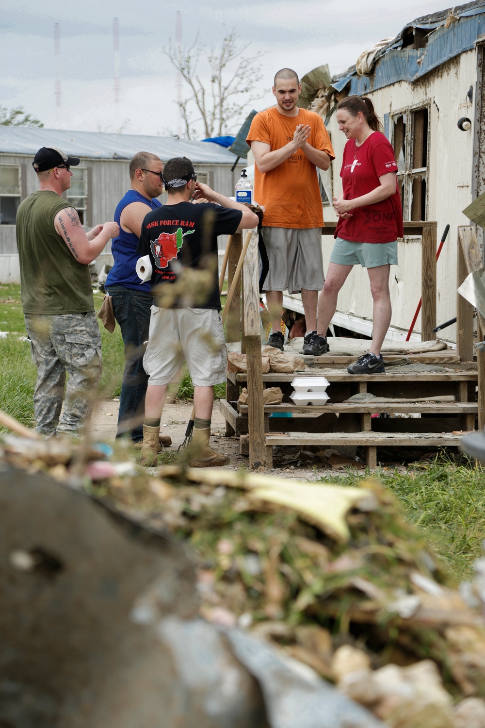 Fort Carson soldiers assist with Moore cleanup