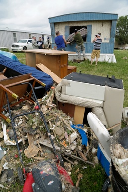 Fort Carson soldiers assist with Moore tornado cleanup