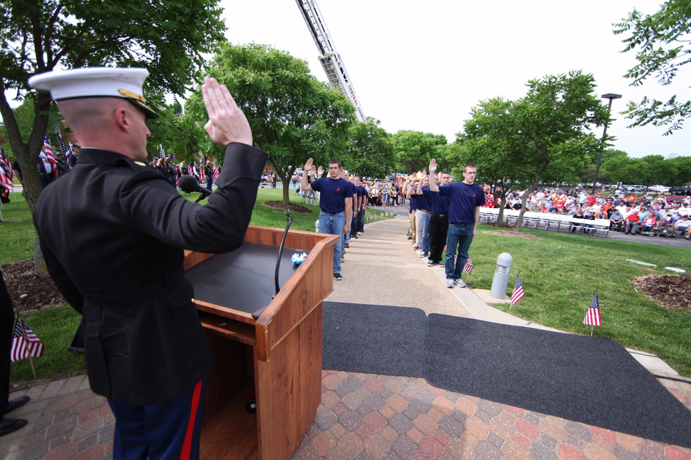 Marines raise colors, swear in Poolees during Memorial Day Ceremony