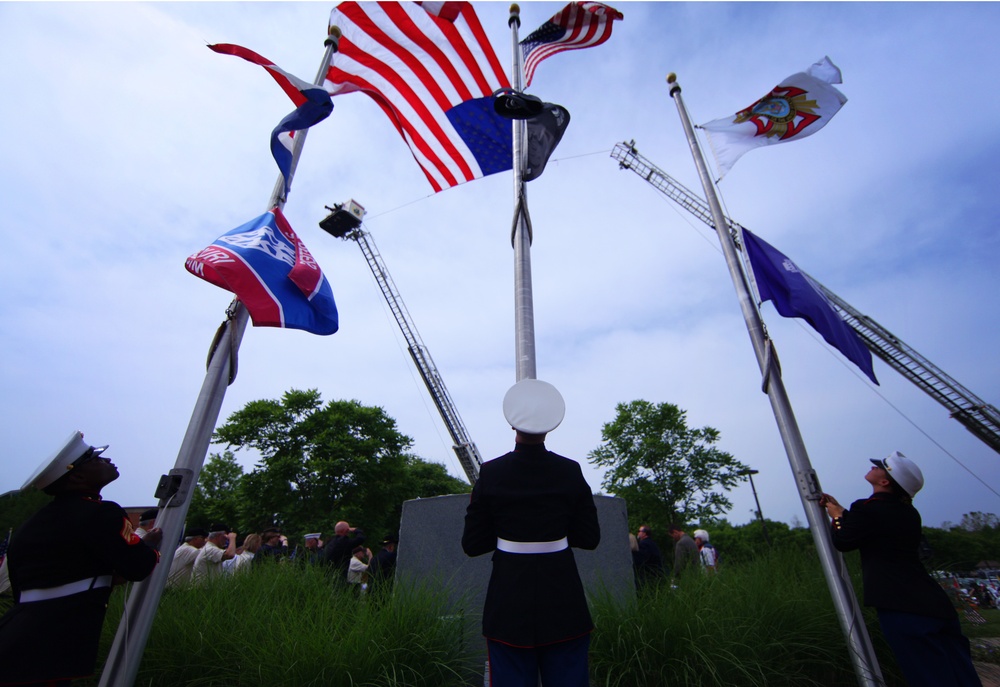 Marines raise colors, swear in Poolees during Memorial Day Ceremony