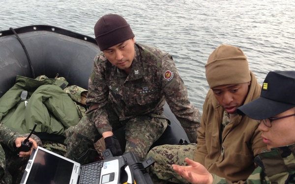 Joint side scan sonar operations during CJLOTS 13