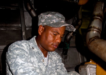 USCG builds parts, saves time for crew of Dominican Republic patrol boat during Tradewinds 2013