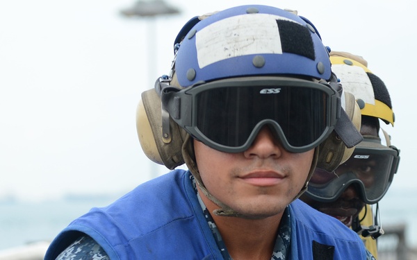 USS Freedom sailors conduct training exercises