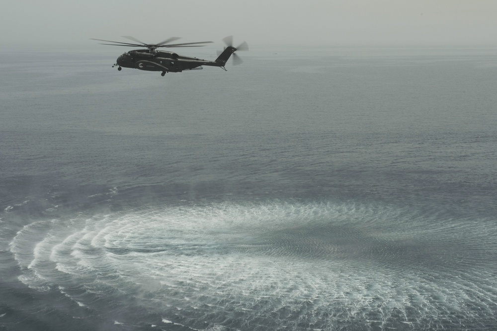 Helicopter Mine Countermeasures Squadron 15 flight formation