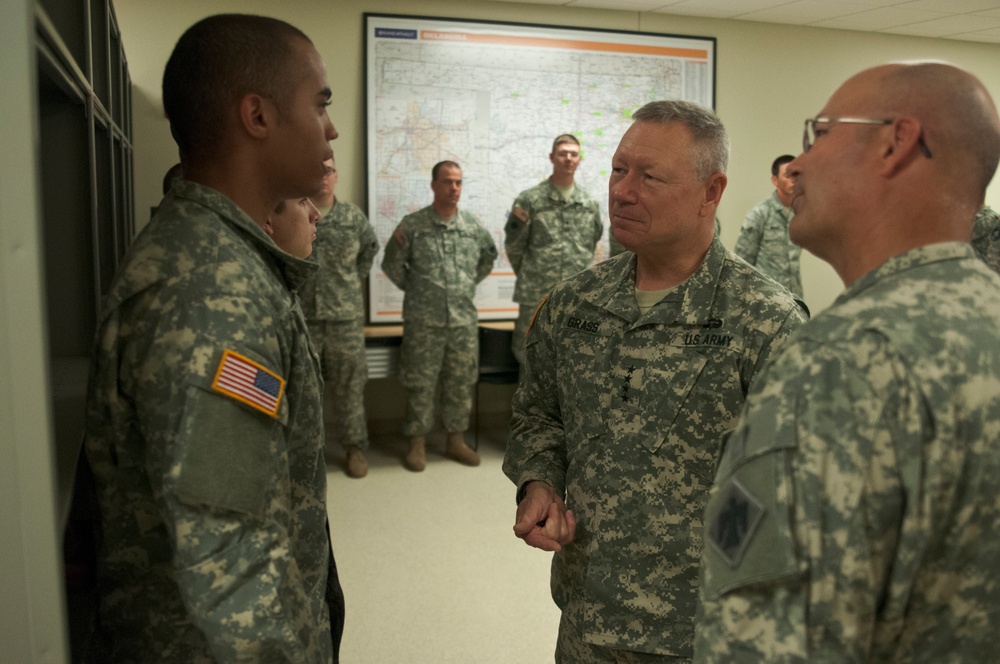 Chief of National Guard Bureau visits with Oklahoma National Guardsmen