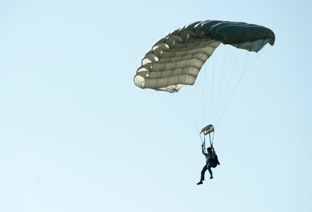 NC National Guard Green Berets jump into training