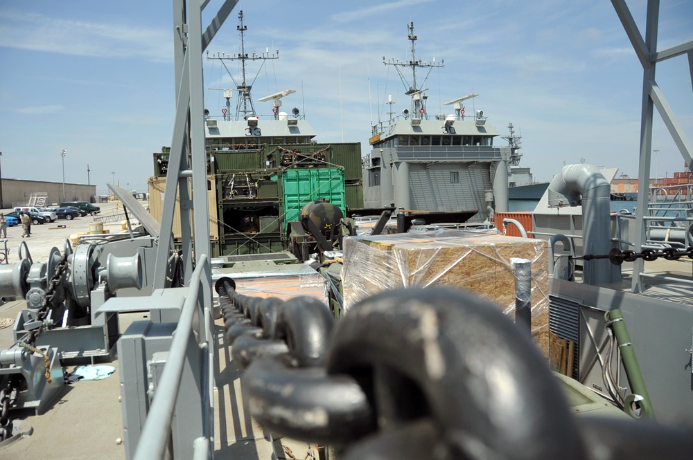 Heavy boat unit preps for deployment