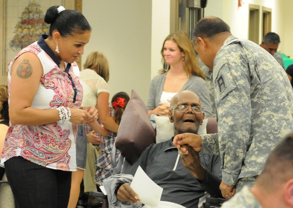 Soldiers pay homage at Texas veteransâ€™ home over competitive bingo