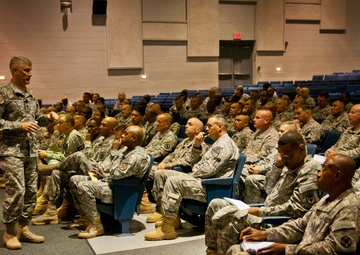 Sergeant major of the Army talks to audience of sergeants major