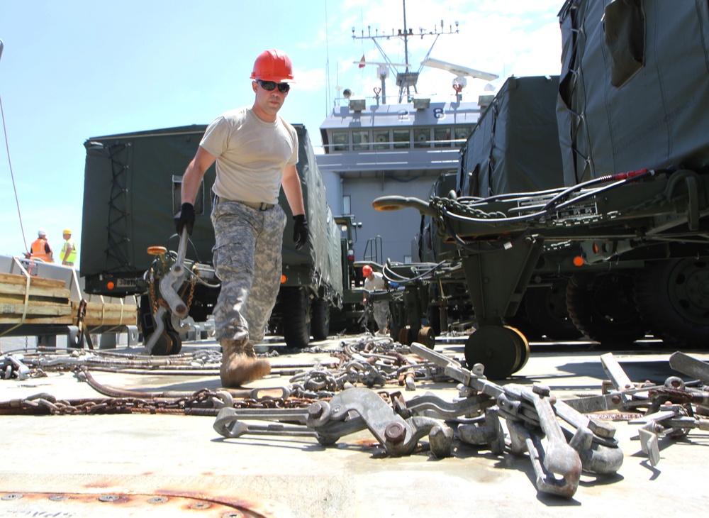 Army boats deliver TRANSLOTS 2013