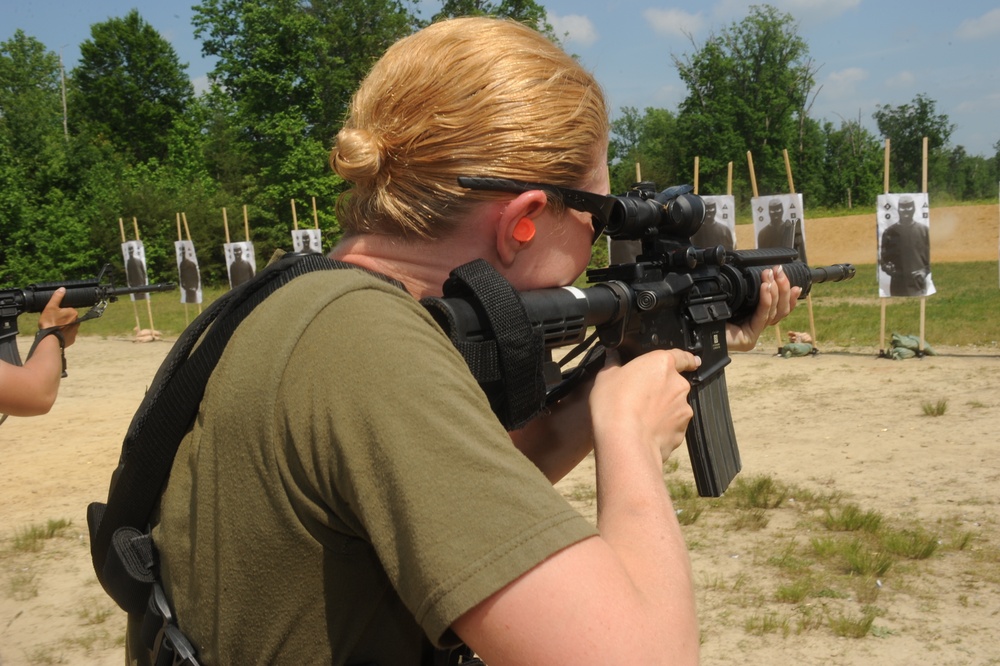 Military police take advanced marksmanship course