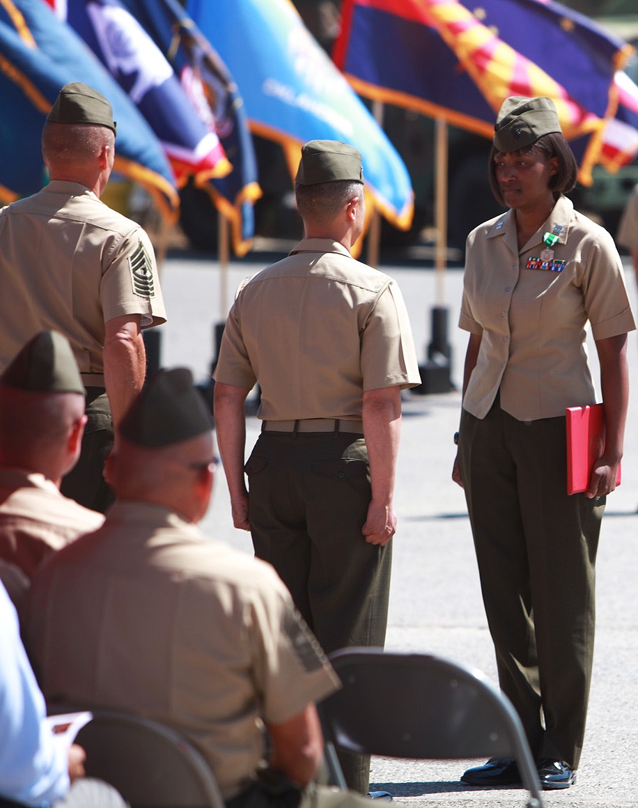 Communications Company receives new commanding officer