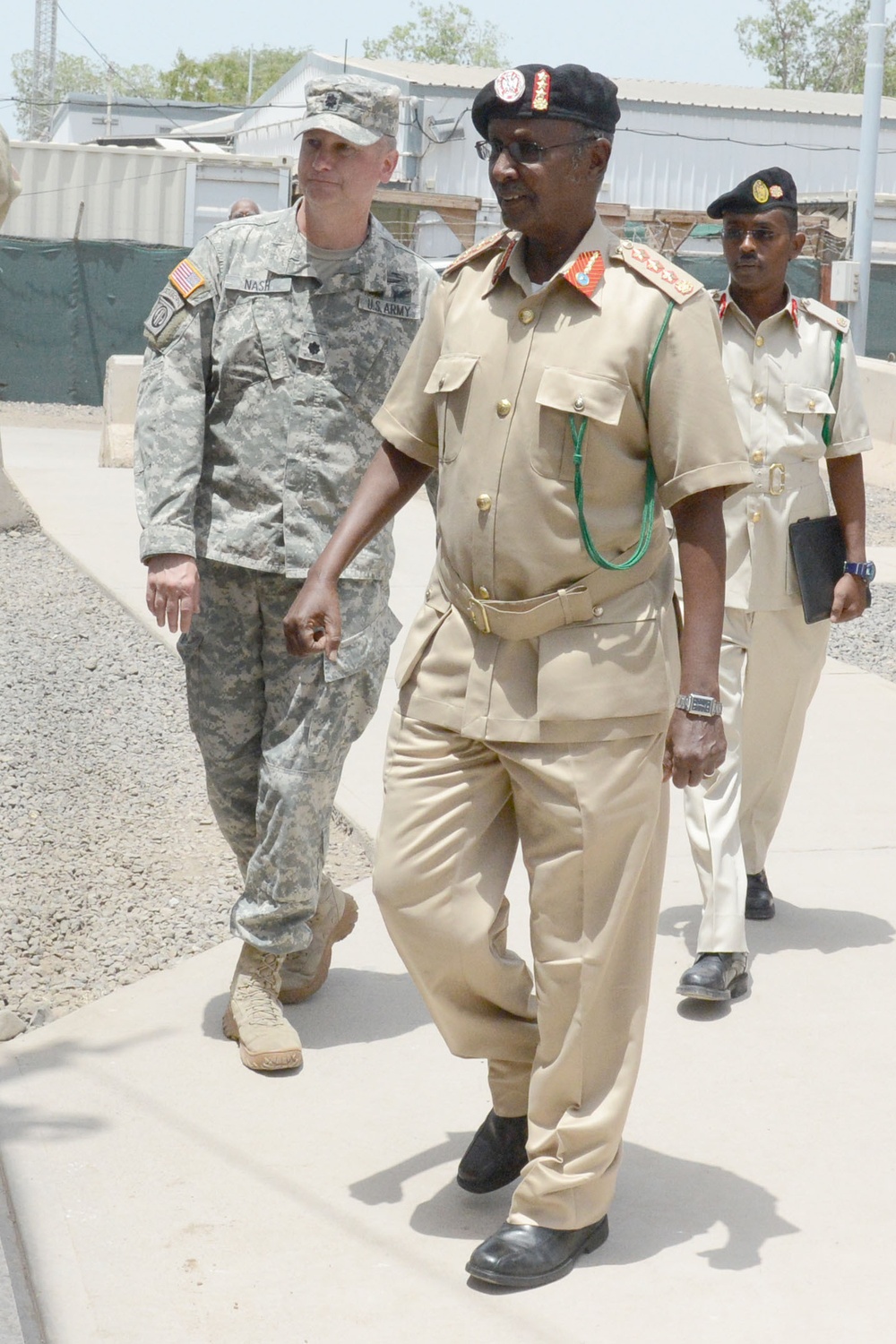 Somali general visits CJTF-HOA