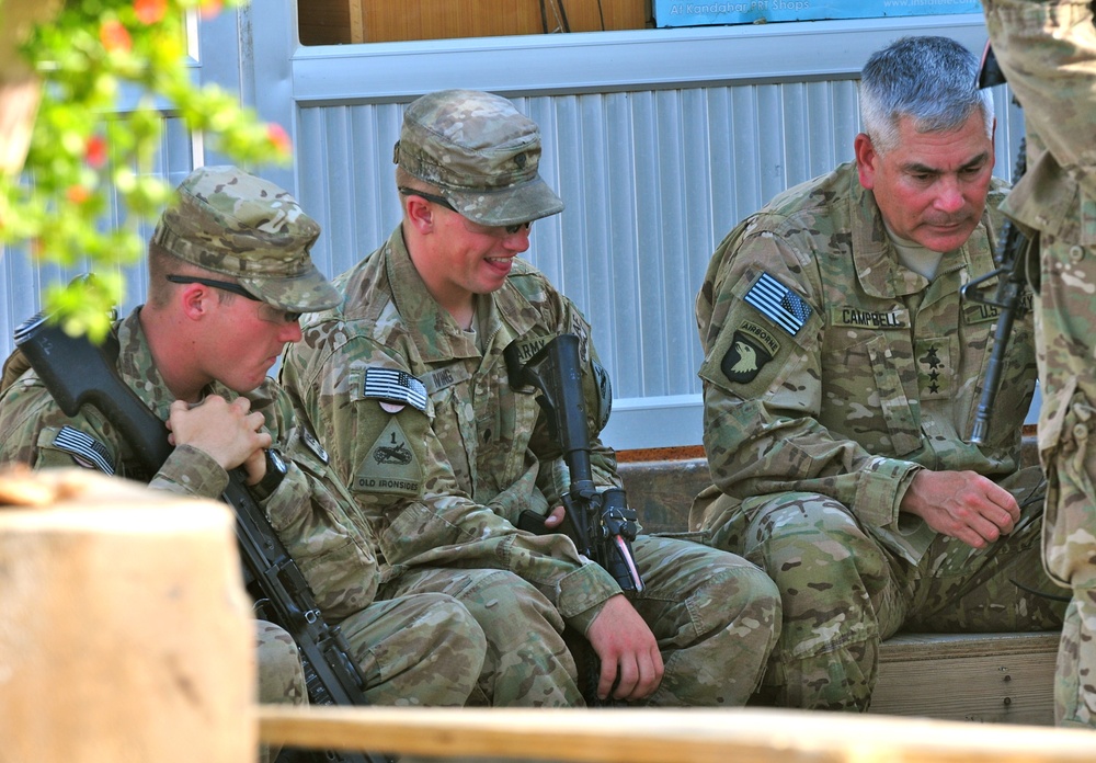 Dr. Westphal visits Regional Command (South)