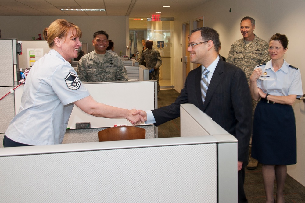 Assistant secretary of the Air Force visits the Air National Guard Readiness Center