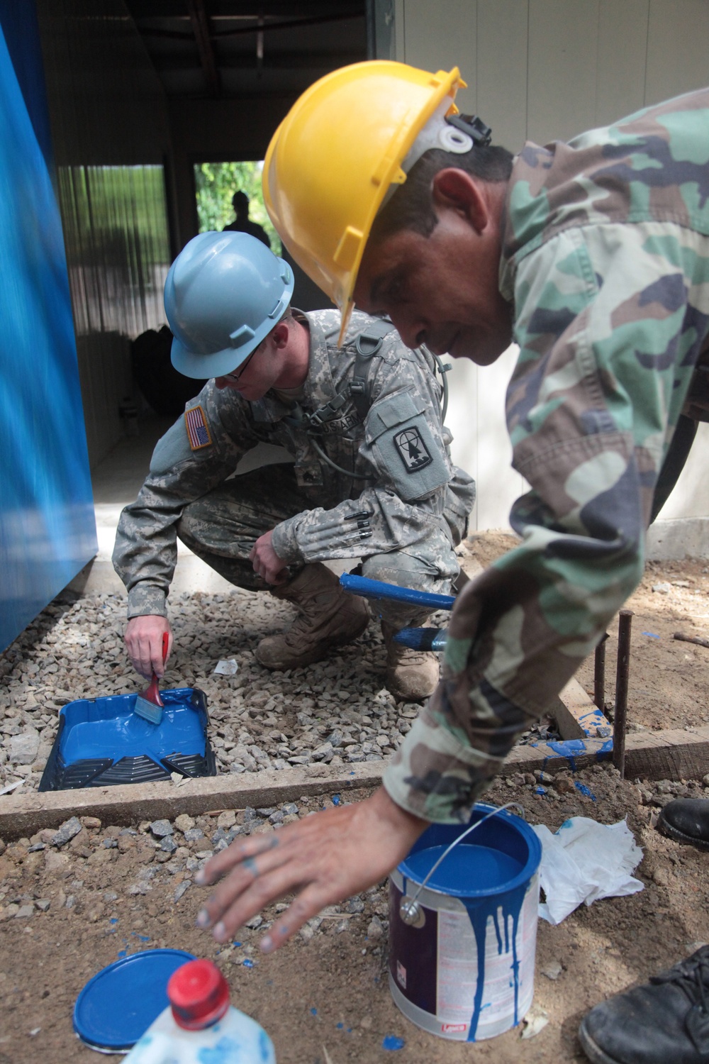 Joint Task Force Jaguar soldiers build at El Tamarindo