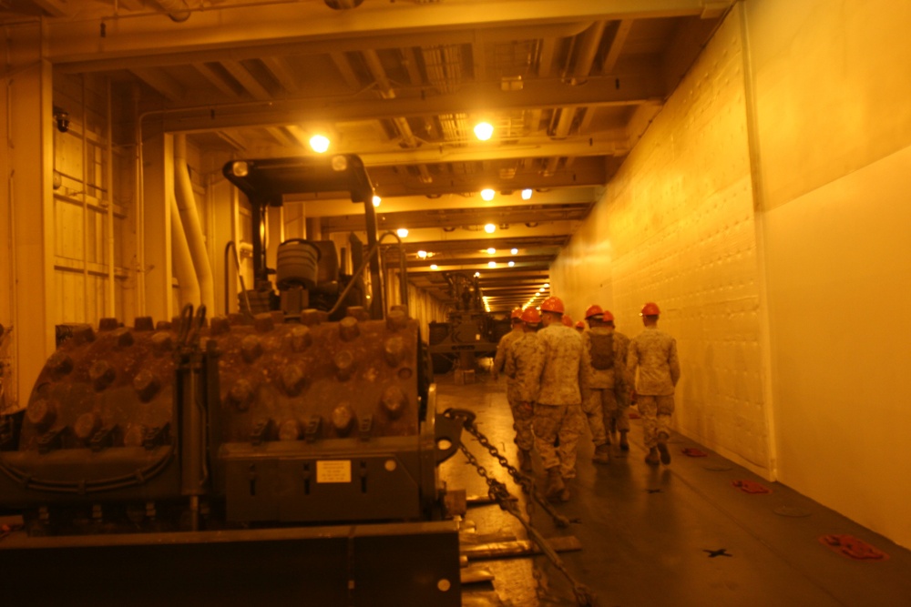 Marine Prepositioning Force: from ship to shore part 1