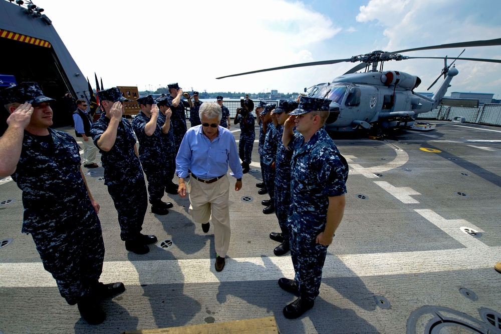 Secretary of Defense tours USS Freedom