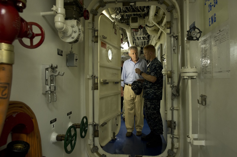 Secretary of Defense tours USS Freedom