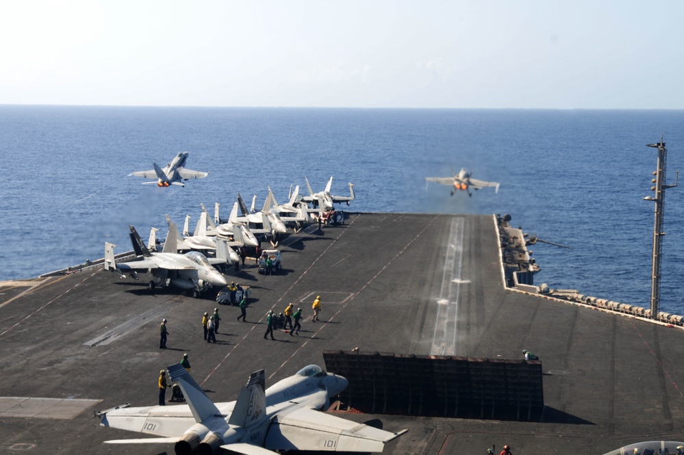 USS Dwight D. Eisenhower flight deck action