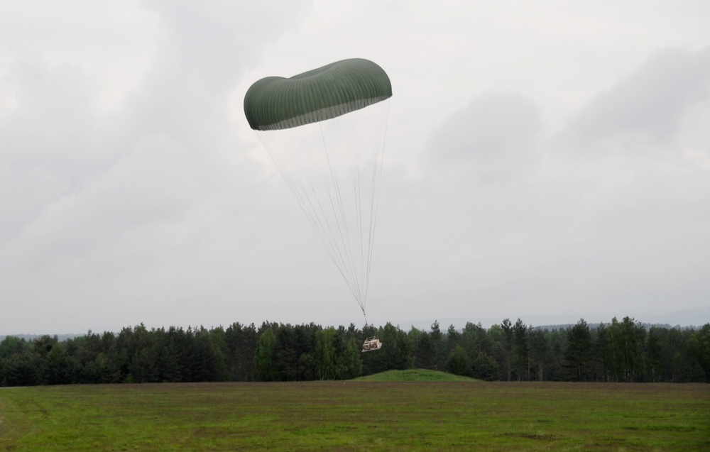 5th QM, 16th SB practice aerial resupply ops in Grafenwoehr