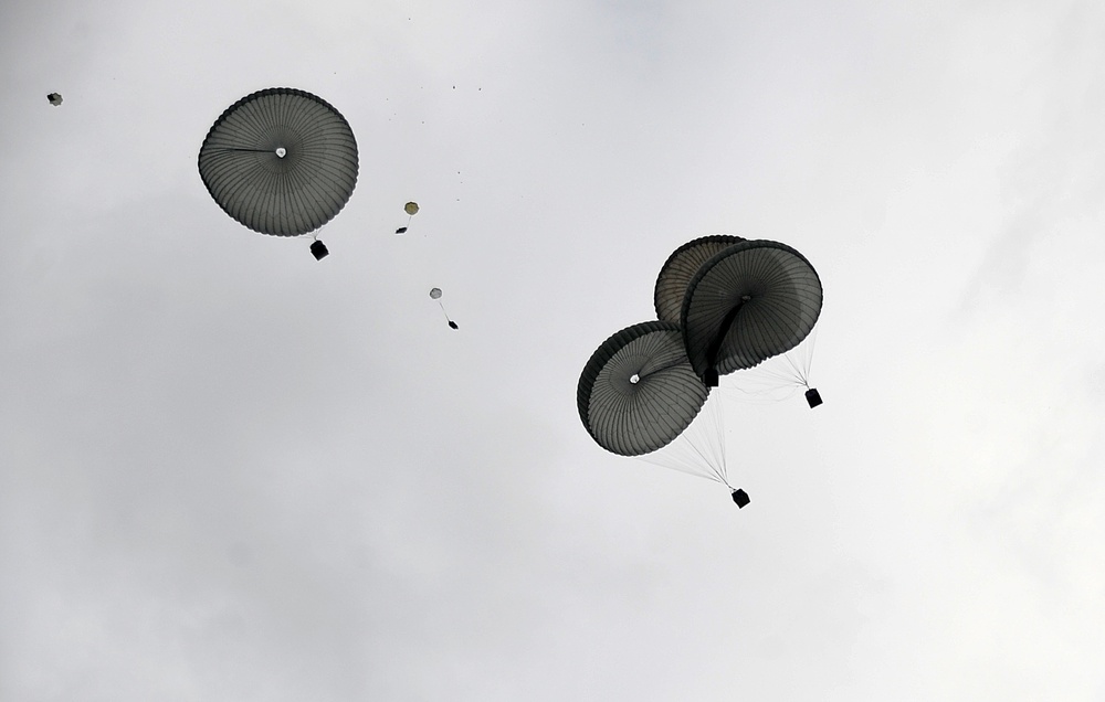 5th QM, 16th SB practice aerial resupply ops in Grafenwoehr