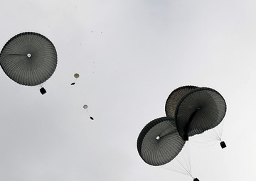 5th QM, 16th SB practice aerial resupply ops in Grafenwoehr