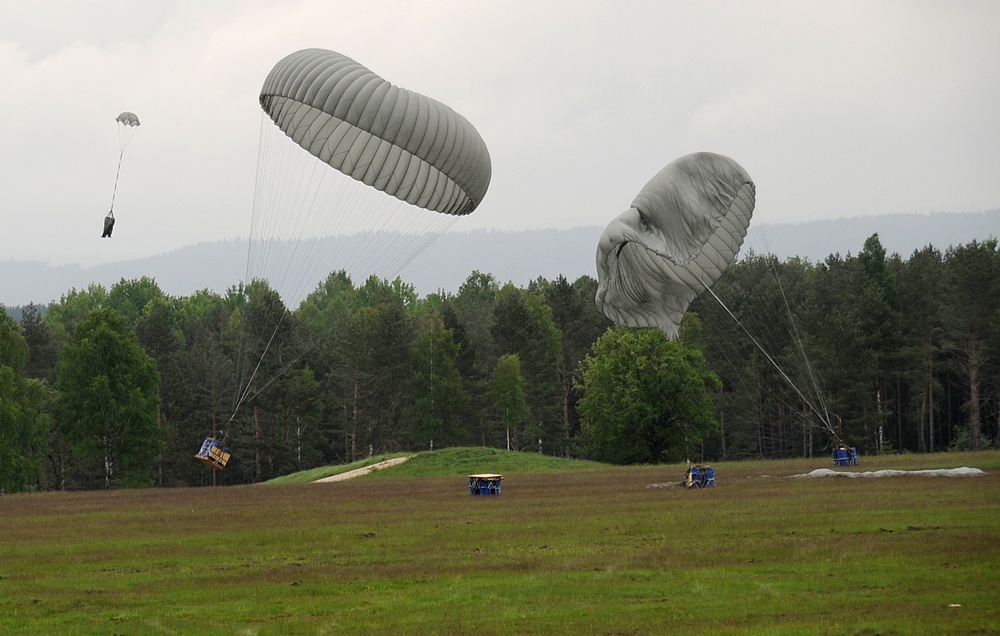 5th QM, 16th SB practice aerial resupply ops in Grafenwoehr