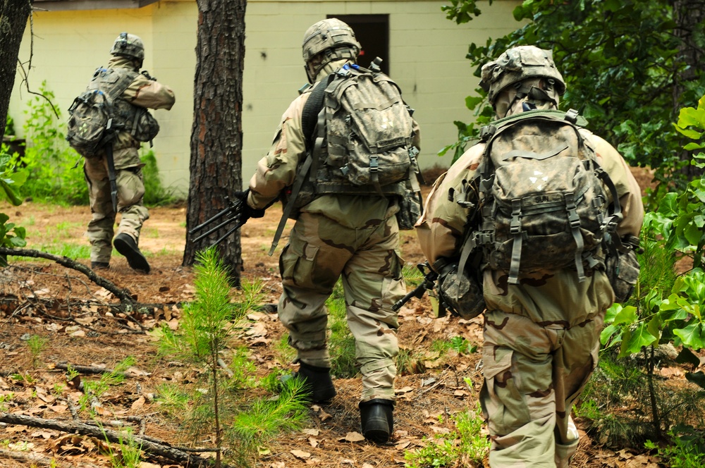 Paratroopers participate in gas chamber training