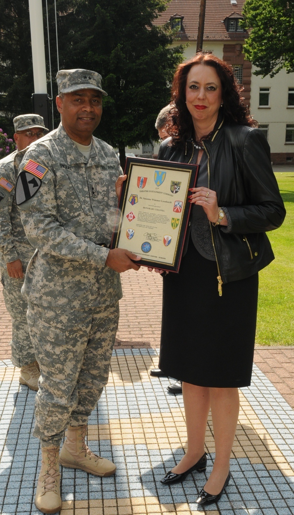 21st TSC recognizes honorary colonels