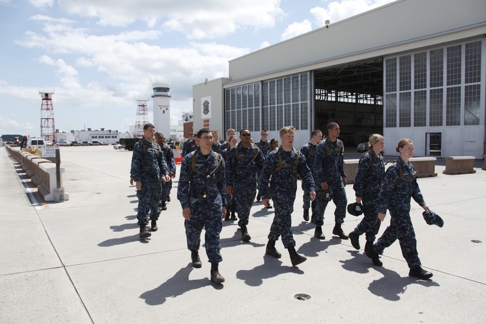 Midshipmen learn Marine aviation