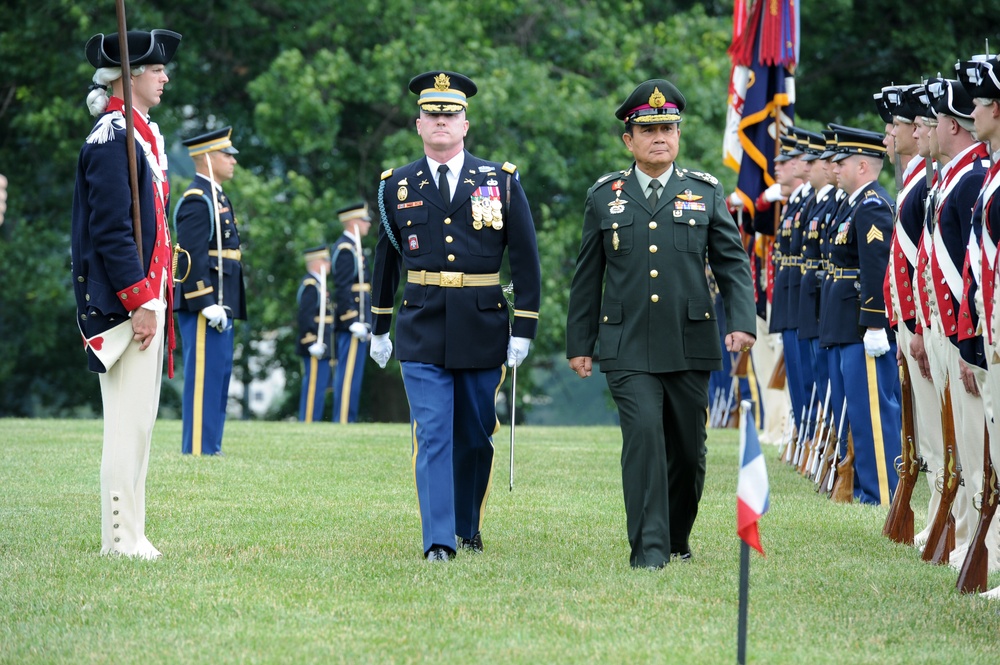 Army full honor arrival ceremony for Thailand's chief of staff