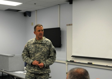 US Army Reserve deputy commanding general (support) visits JBLM