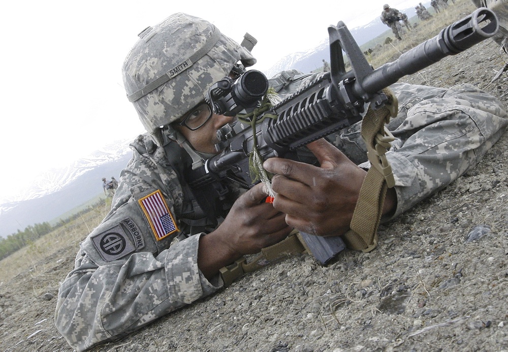 Arctic paratroopers conduct Operation Spartan Reach