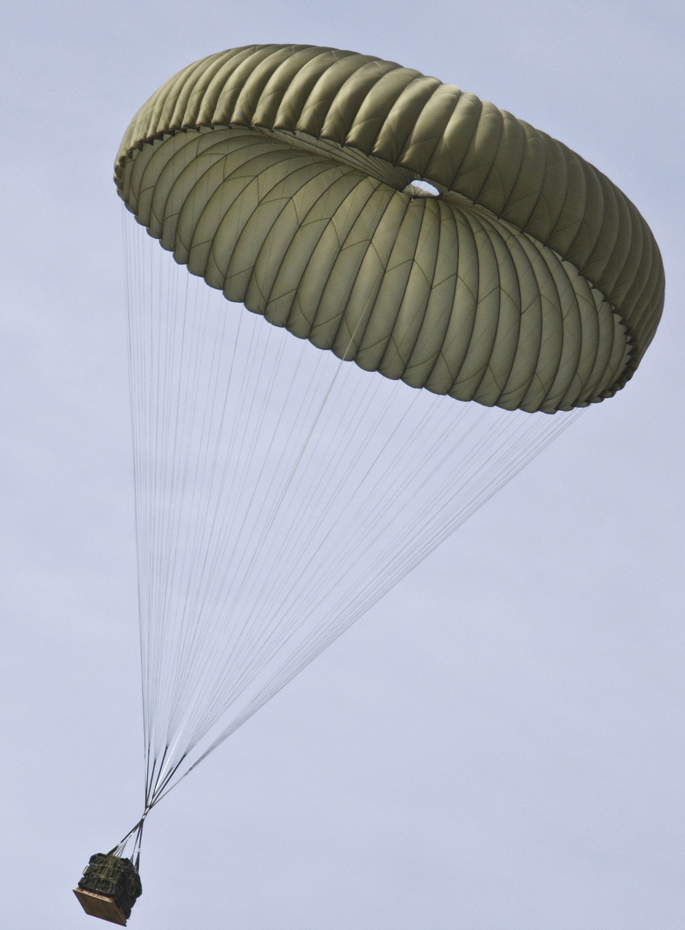 Arctic paratroopers conduct Operation Spartan Reach