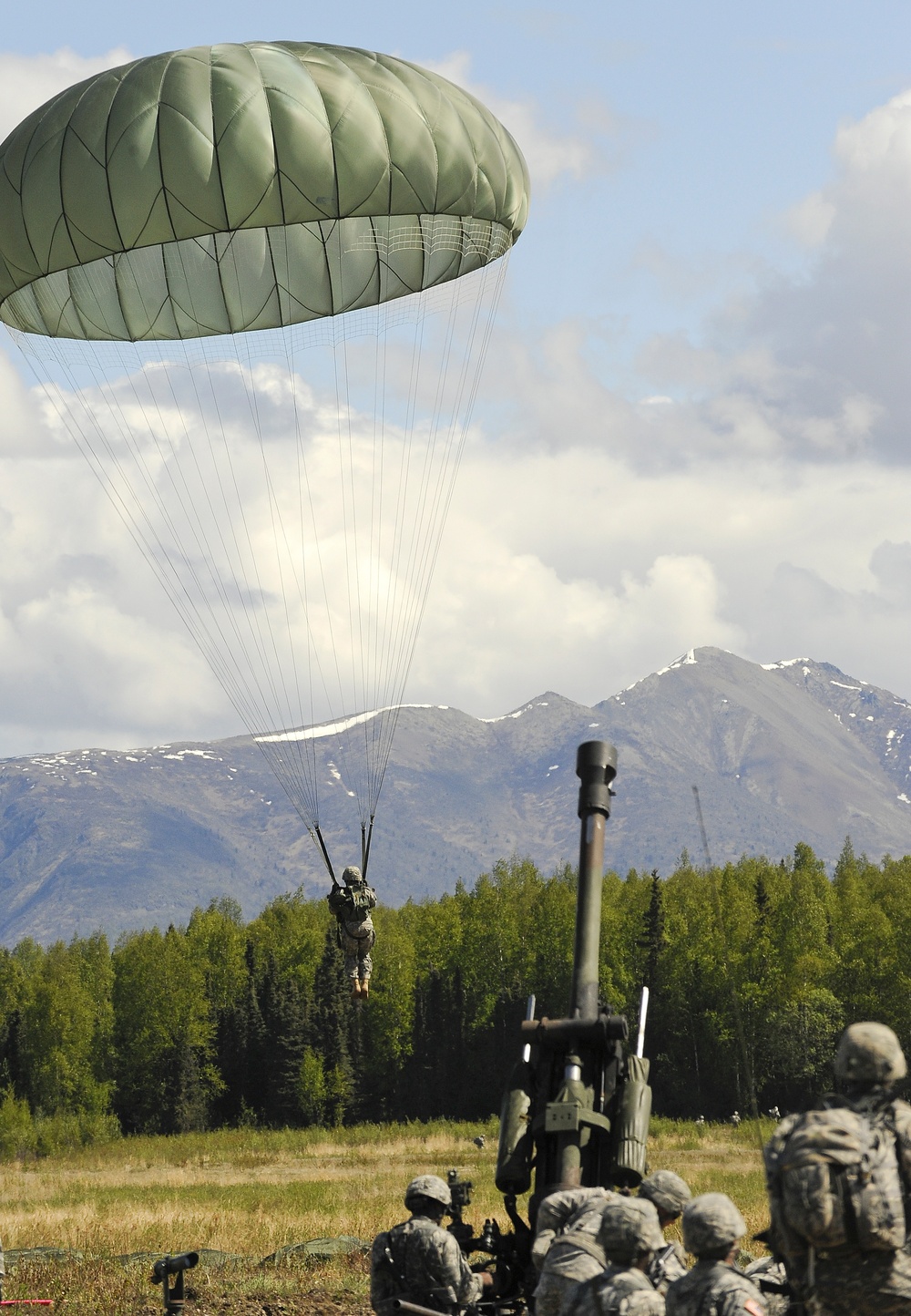 Arctic paratroopers conduct Operation Spartan Reach