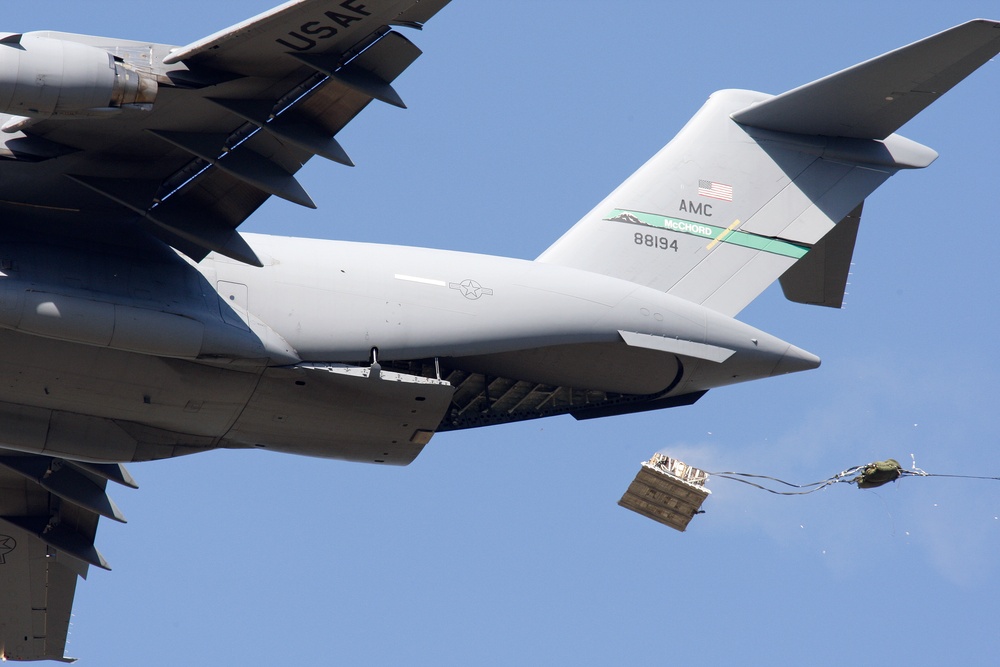 Arctic paratroopers conduct Operation Spartan Reach