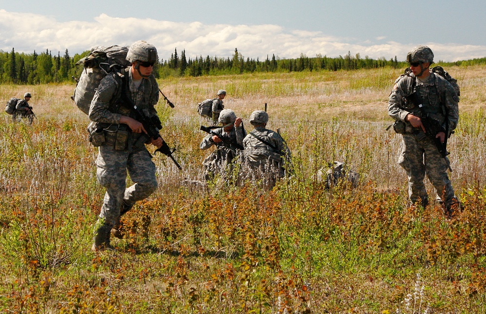 Arctic paratroopers conduct Operation Spartan Reach