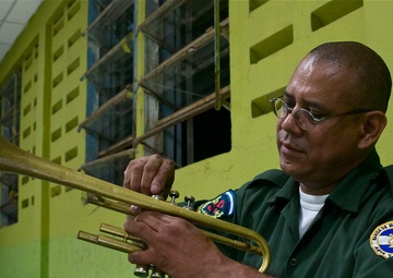Salvadoran bandsman motivates Beyond the Horizon soldiers