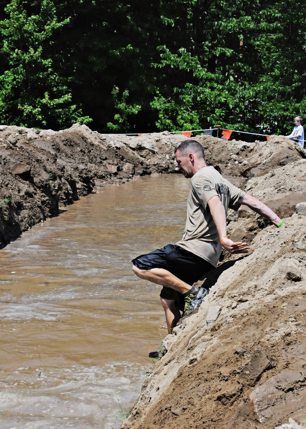 Mass. ANG airmen take on Boston Tough Mudder