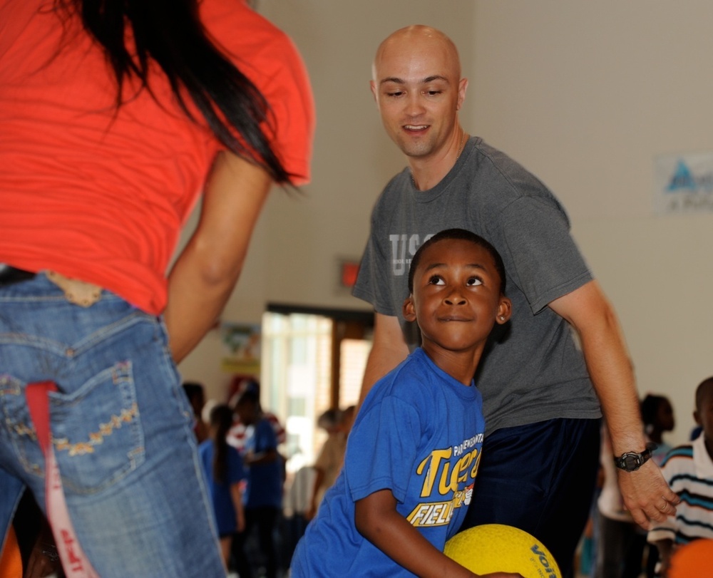 Coast Guard joins Park View Elementary promote physical activity for 'Field Day'