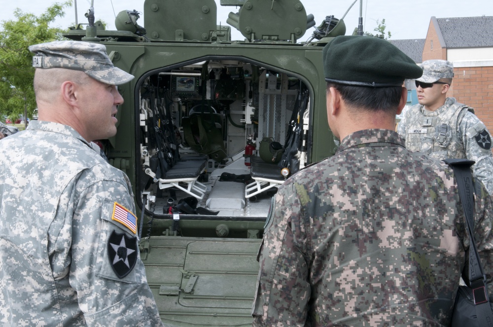 2nd Stryker Brigade soldiers show ROK Army officer capabilities of Stryker vehicle