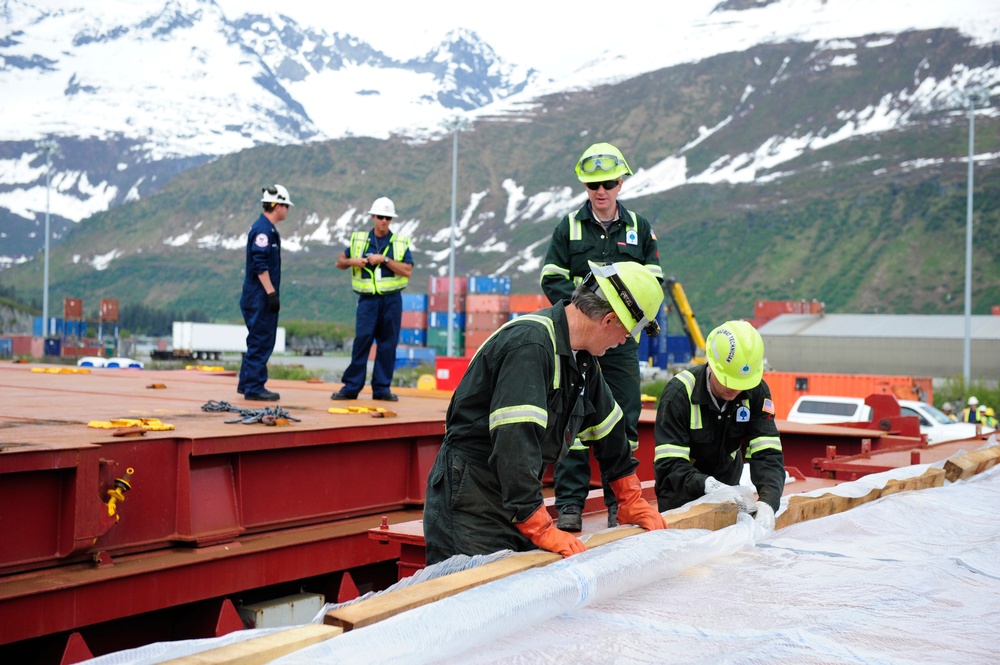 Responders prepare for cleanup aboard BBC Arizona