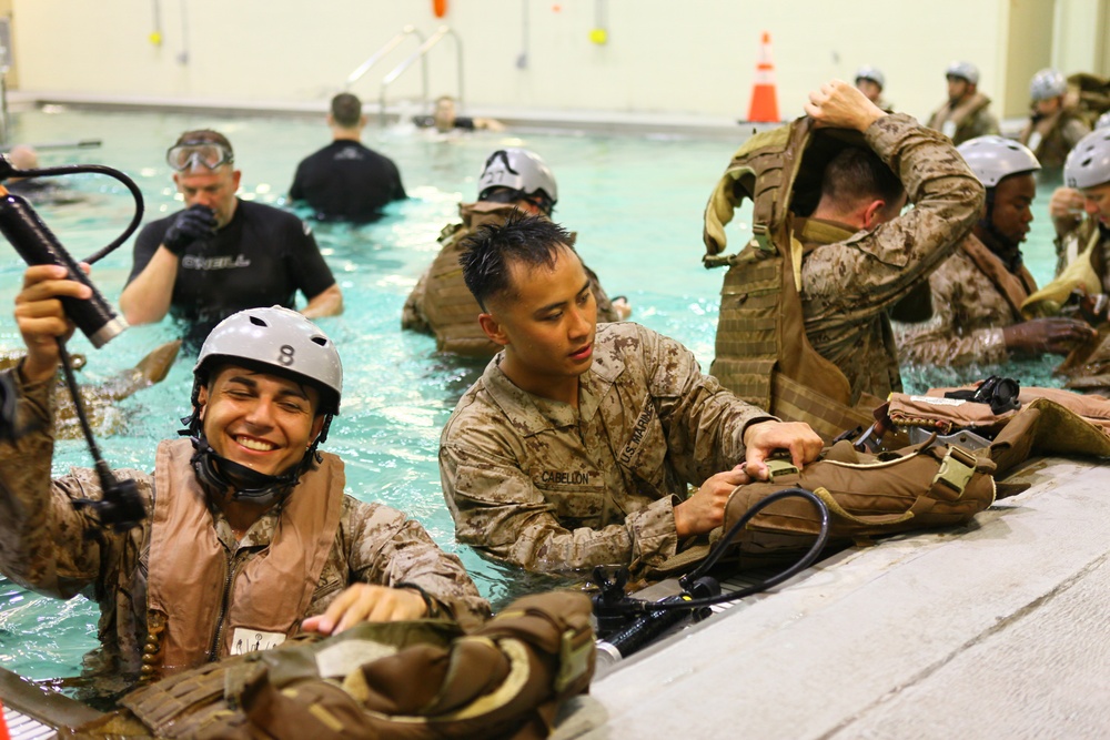 Marines, Sailors of SP-MAGTF Africa 13.3 gain confidence at helo dunker