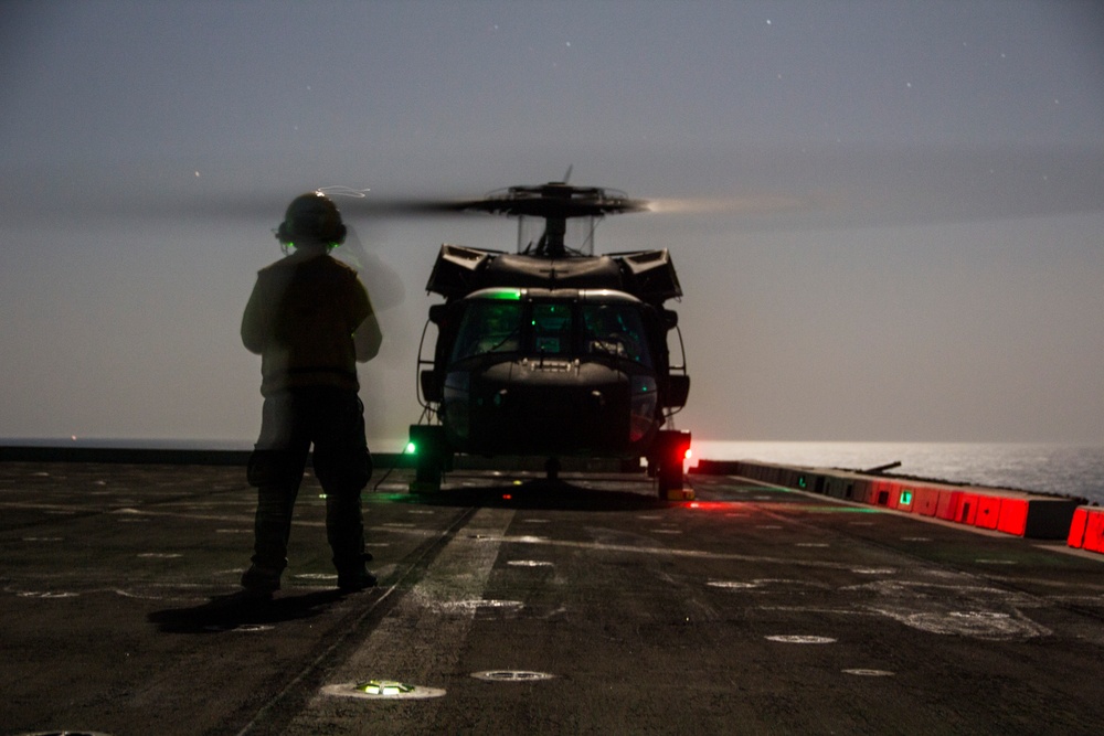 BLACK HAWK FLIGHT DECK OPS