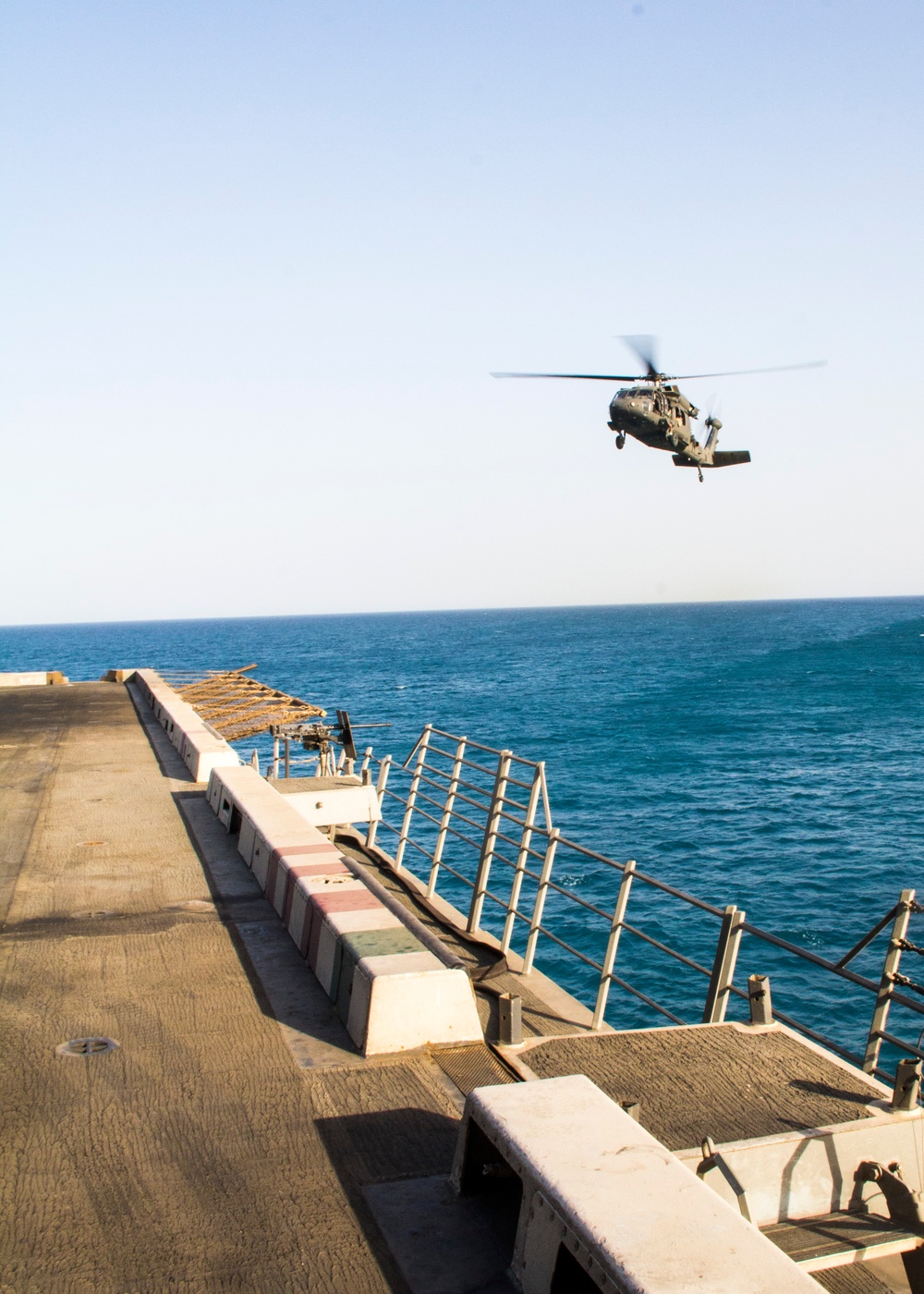 BLACK HAWK FLIGHT DECK OPS